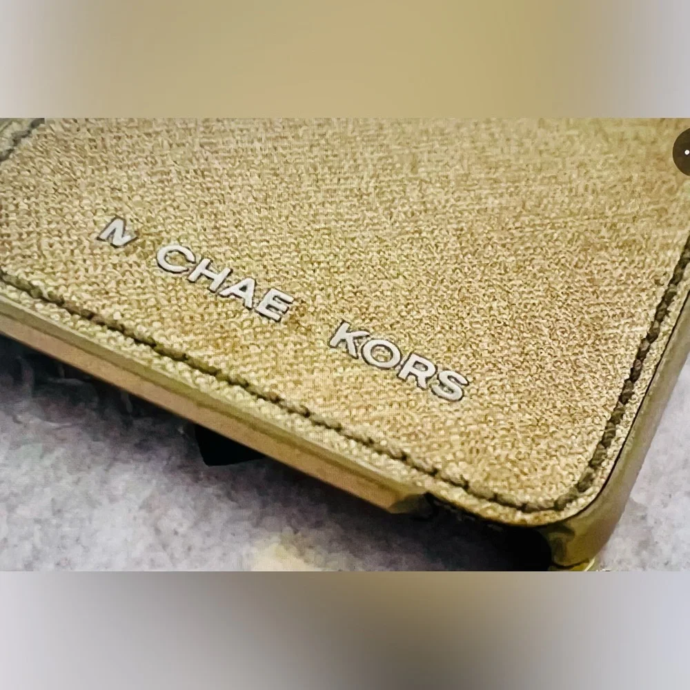 MICHAEL Michael Kors Rose Gold Textured Card Slot iPhone 8 Case